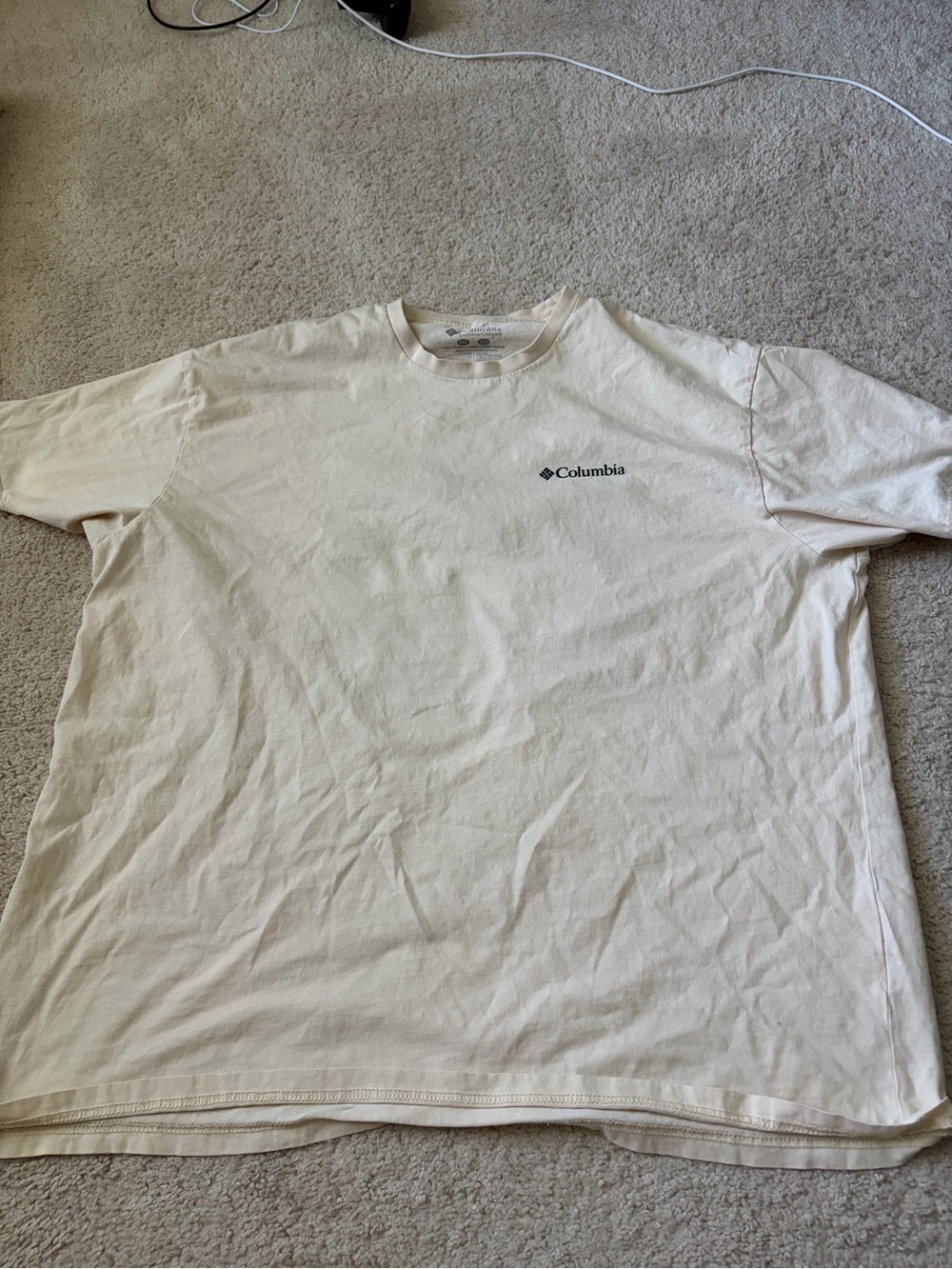 Columbia Men’s Short-Sleeve Crew Tee in Light Beige with Small Logo